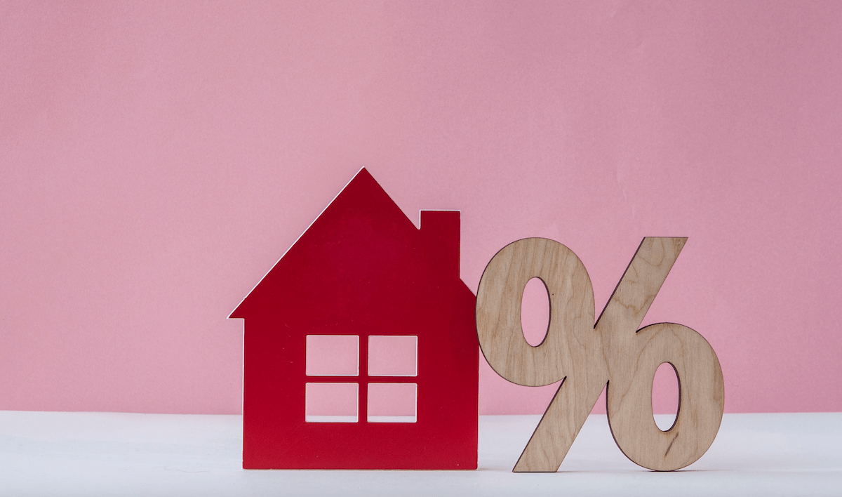 Housing mortgage rates with red house and percentage symbol