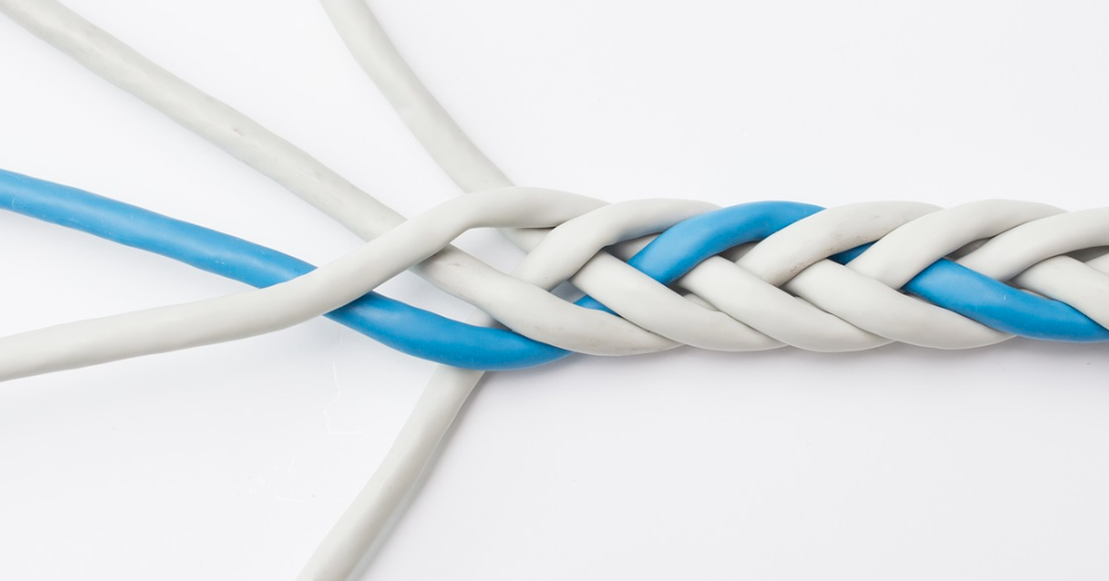interweaving strands of rope is like merging leadership and cultures of different companies