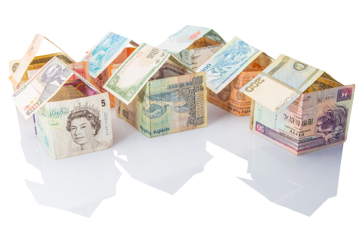 Small money houses made up of international currencies