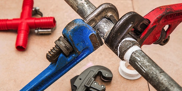 How to repair or prevent water damage in the kitchen and bathroom
