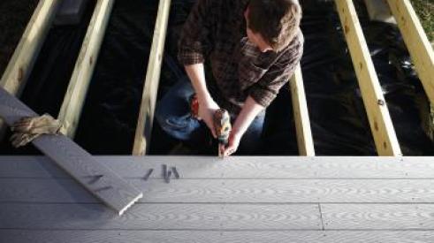 Composite and wood decking contractor