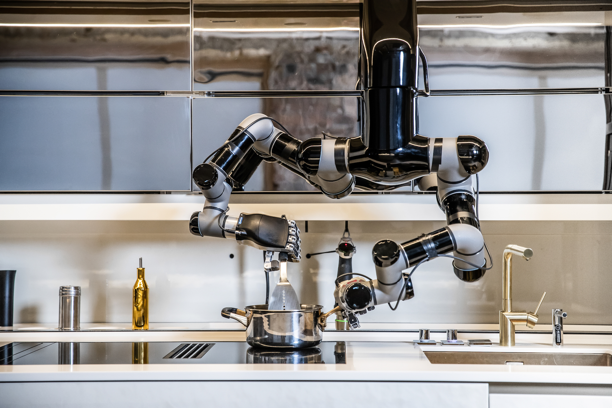Moley, the robotic kitchen, comes loaded with much more than a handful of recipes