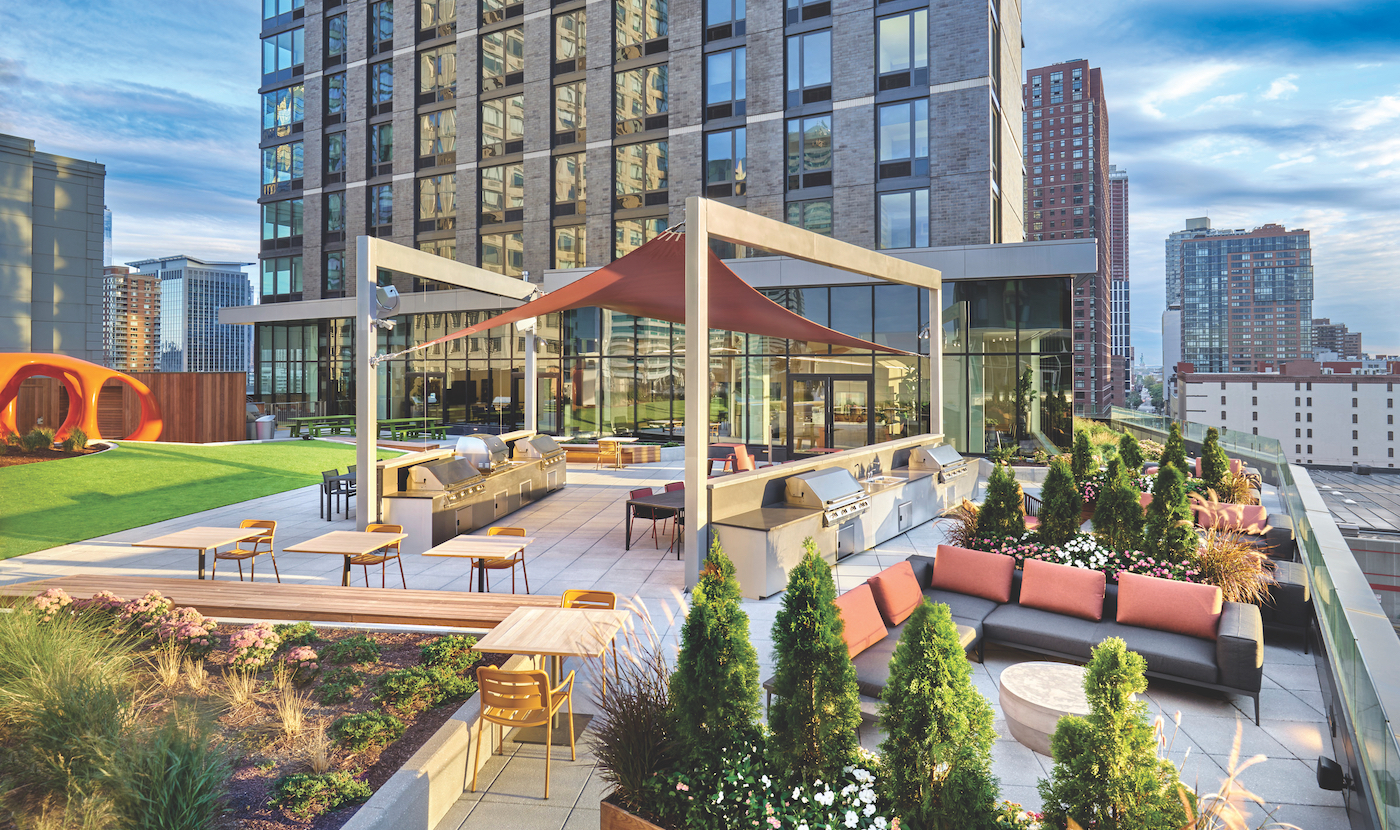 Download the 2021 Multifamily Amenities Report, Rooftop space at the VYV Residential Complex, Photo by Andrew Rugge.jpg