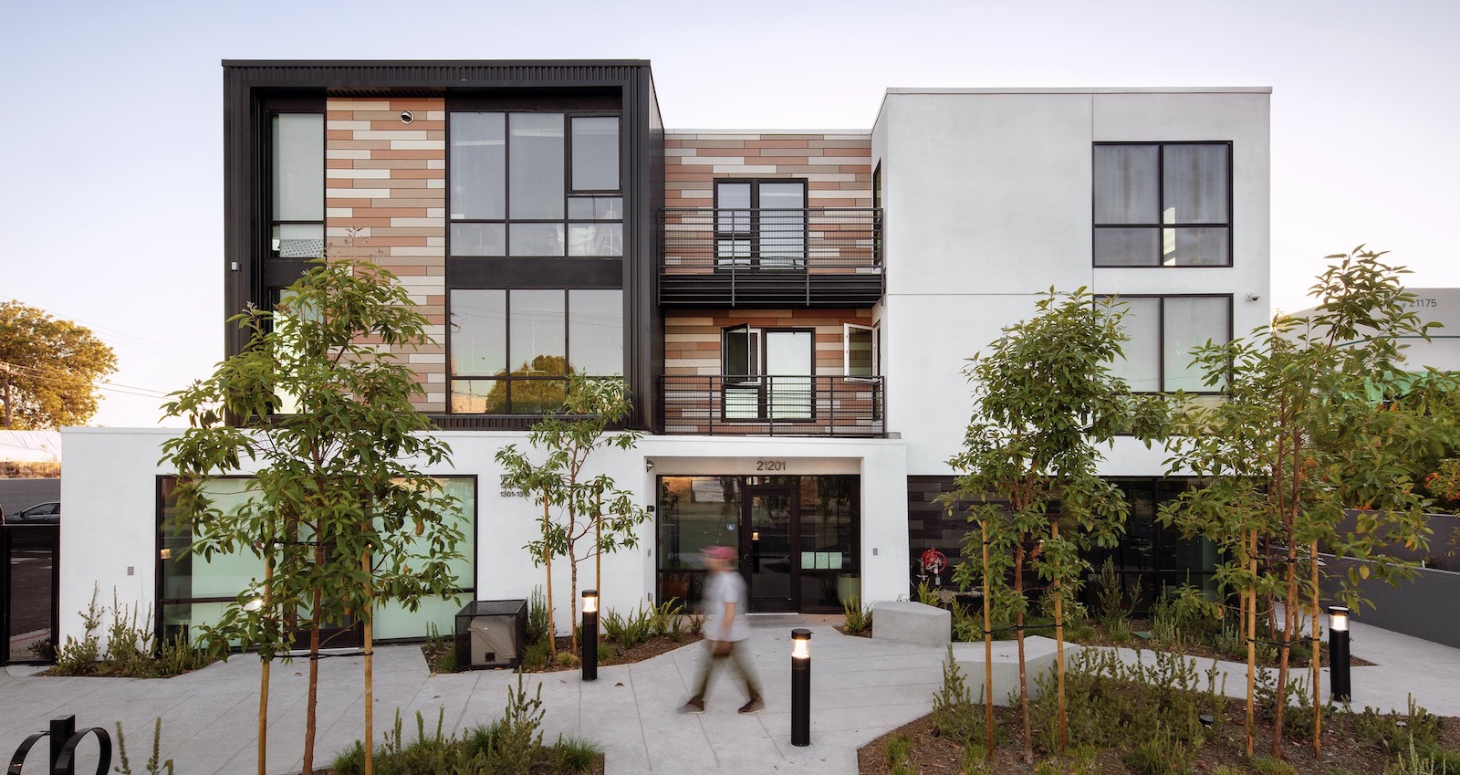 Affordable housing design at the Carson Arts Colony project, a 2020 BALA winner in Los Angeles