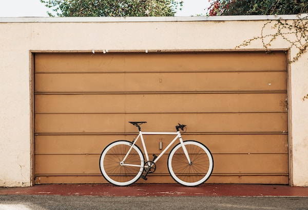 Bike_leaning_on_garage_door