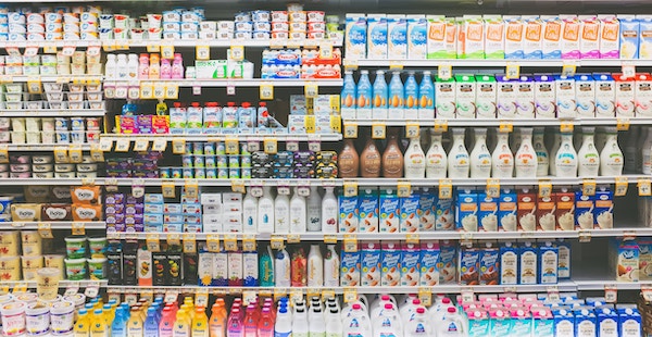Store_shelves_in_dairy_section
