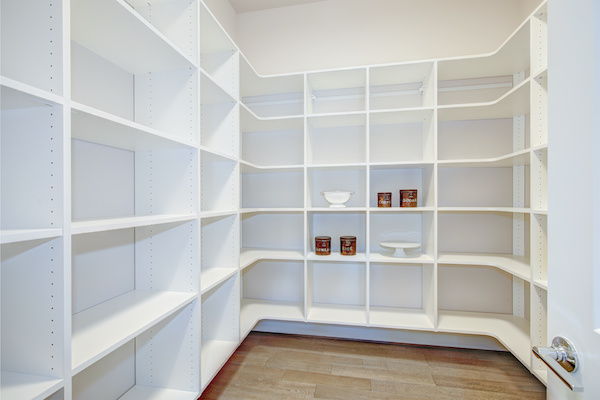 Ceiling to floor shelving