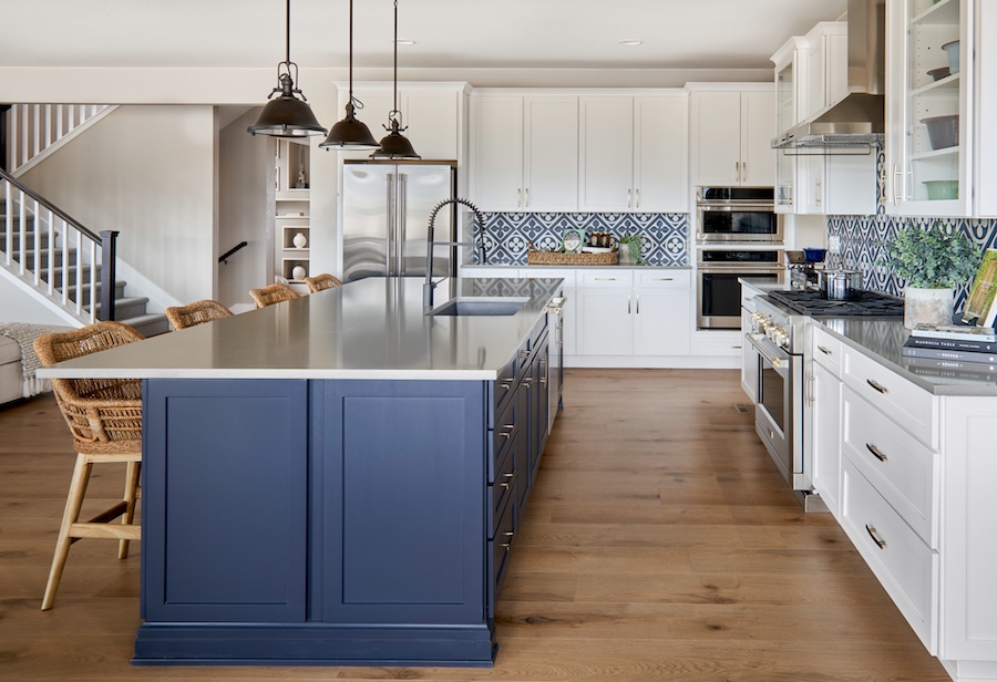 Blue hues in the kitchen look fresh