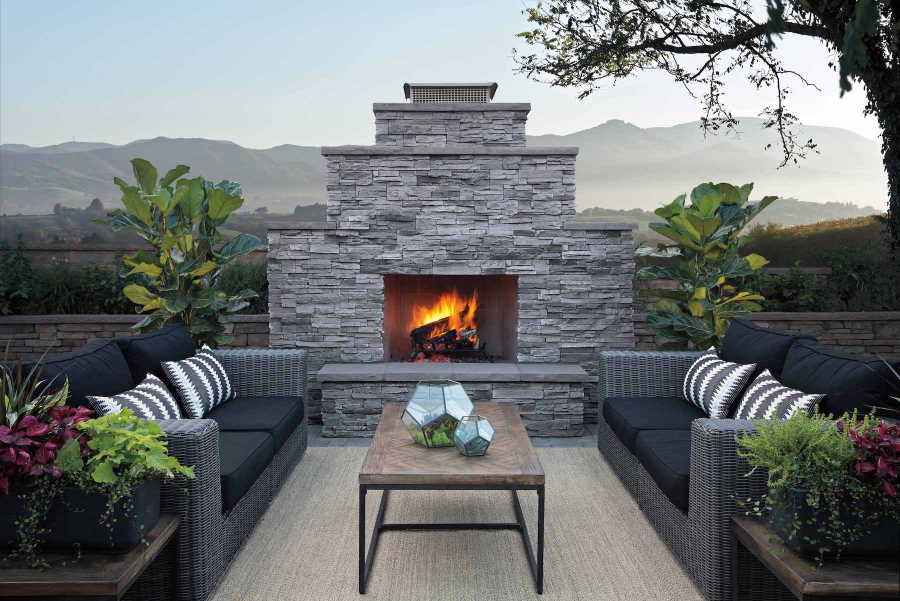 Kindred_Outdoor Fireplace_Wood Burning Sherwood_Silver Lining Stacked Stone_Split Edge Accents_04-Reduced