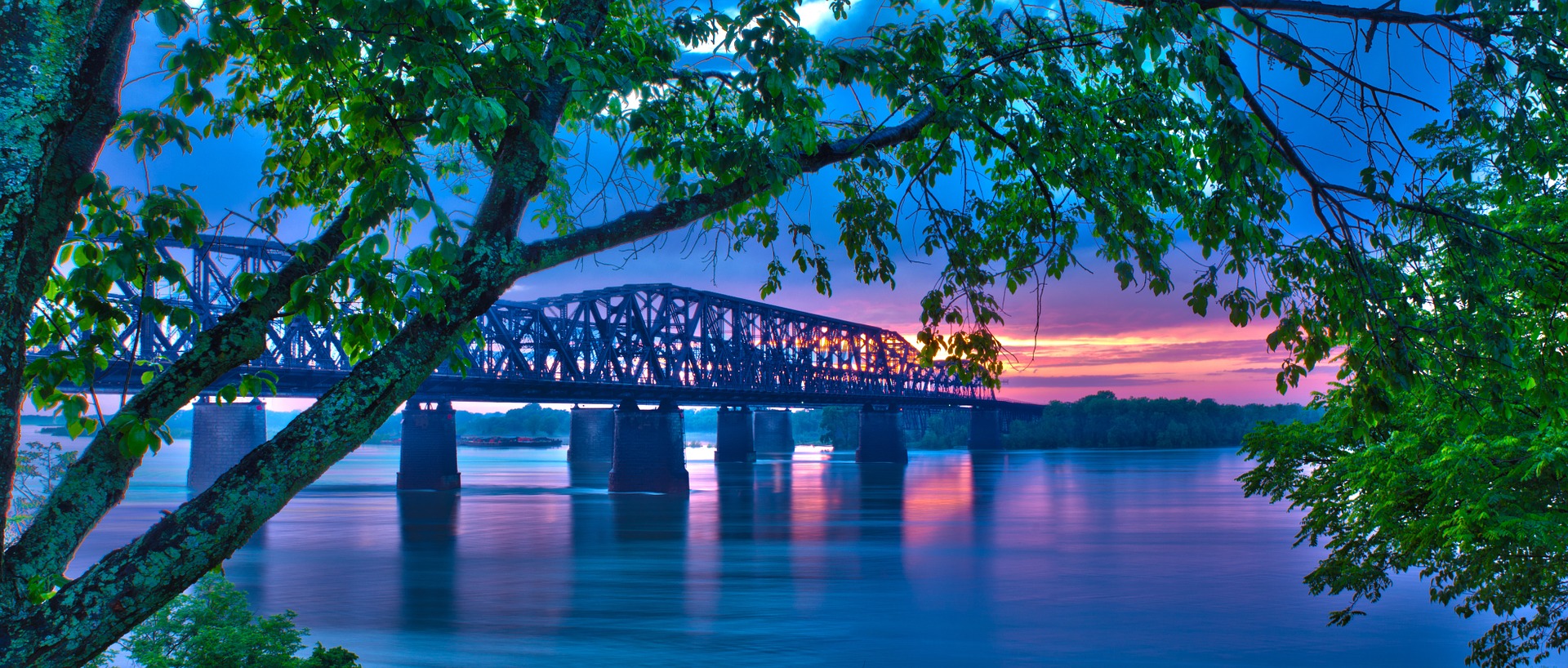 Mississippi bridge