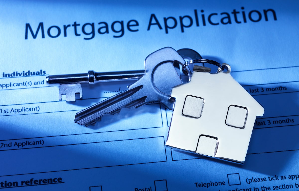 House keys on mortgage application form 