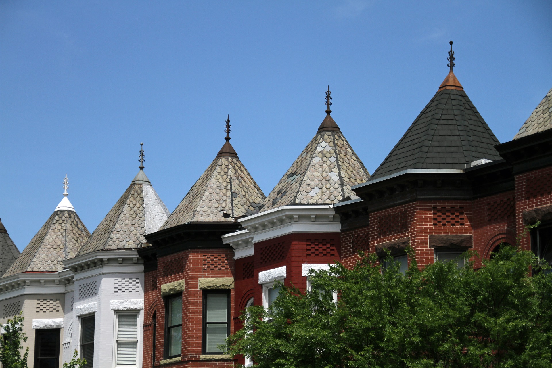 Rooftops, Washington DC, image: Monica Volpin via Pixabay