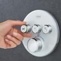 Grohe expands its SmartControl shower system with the new GrohTherm SmartControl thermostatic trim. In line with demand for modern style, the trim’s contemporary minimalist design, available in square or round formats and in chrome, brushed nickel and moon white finishes, houses intuitive push-and-turn buttons. 