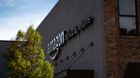 Amazon shipping center
