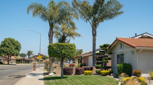 California homes in suburban neighborhood