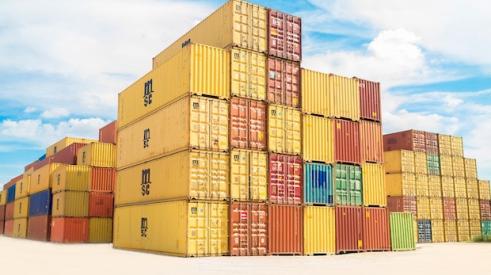 Stack_of_shipping_containers